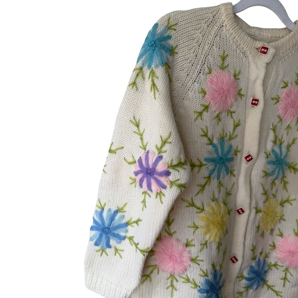 Vintage Hand-Knit Floral Embroidered Cardigan Sweater Cream Multicolor Size S/M - Picture 7 of 11